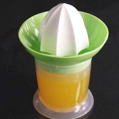 China Plastic Manual Hand Press Juicer , Food Grade PP Manual Citrus Juicer Squeezer for sale