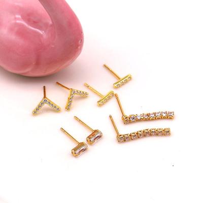 China 2022 TRENDY Simple Design 18K Gold Plated To Pave Geometric Cubic Zirconia Bar V Chain Stud Earring Set for sale