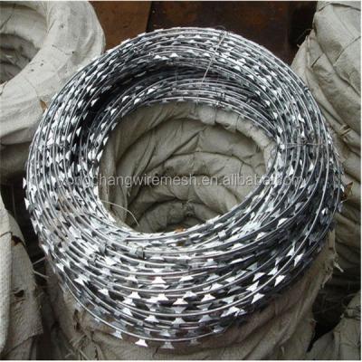 China Steel Wire Barbed Wire Price Per Roll for sale