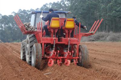 China Ridging type cassava planter for africa with 2 rows planting, chop length 19cm for sale