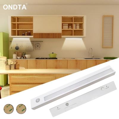 China Modern LED Under Cabinet Lighting Oblong Motion Sensor Night Light Item With Size7 Battery for sale