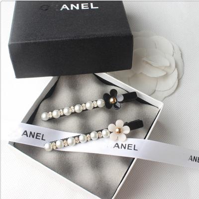 China European and American sweet new fashion beautiful monogram flower pearl acrylic pearl flower hair clip girls pearl hair ornament for sale