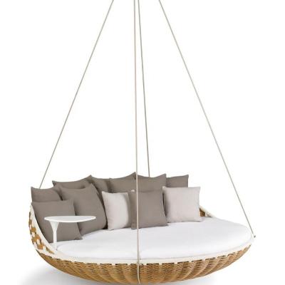 China Contemporary Outdoor Use Modern Hanging Daybed with PE Rattan and Sheer Moss in Swing Sit Natural Hanging Seat for sale