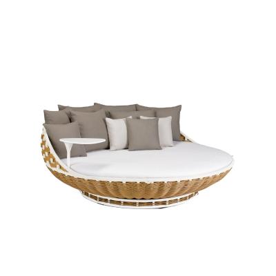 China Large Contemporary Outdoor Round Daybed with PE Rattan and Thick Cushions for sale