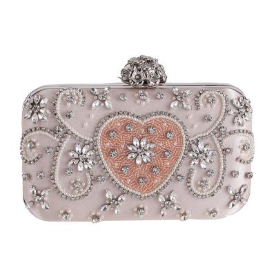 China New Daily High Quality Beaded Evening Clutch Peach Heart Diamond-studded Women's Clutch Purse for sale