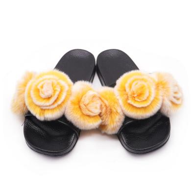 China Fashion Trend Women Luxury Furry Slippers Fur Slides Raccoon Fur Roses Indoor Outdoor Slippers for sale