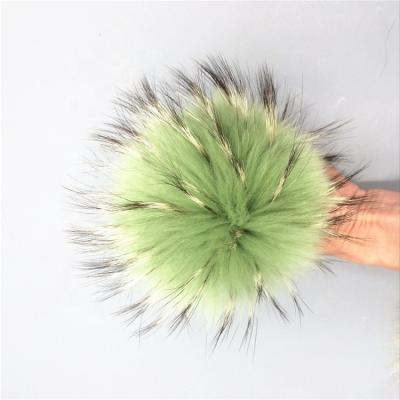 China Cheapest Custom Daily Life Wholesale Color And Size Of Fluffy Fox Fur Pompoms With Snap Buttons For Hats for sale