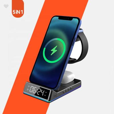 China Convenient Store 3 in 1 Magnetic Wireless Charging Station Watch Wireless Charger with Coil for sale