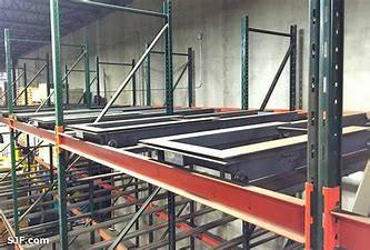 China Flexibility Pallet Push Back Racking System For Freezers for sale