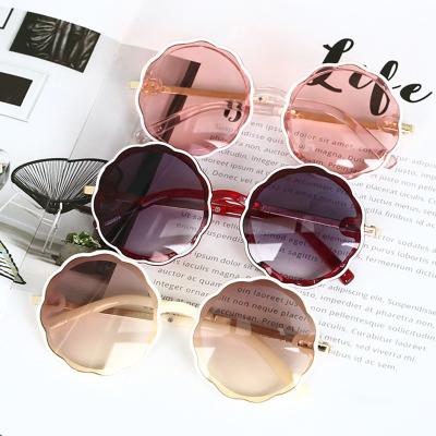 China 2022 Hot Sale Fashion Sunglasses New Fashion Kids Flower Sunglasses Round Frame Boys Girls Sun Glass Kids Eyewear UV400 for sale