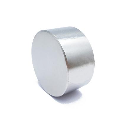 China Industrial Magnet Super Strong N52 Magnetic Materials Most Powerful Round Magnets for sale