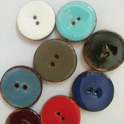 China DIY Sewing Flatback Dry Cleaning Around 2 Holes Enamel Coconut Shell Buttons for sale