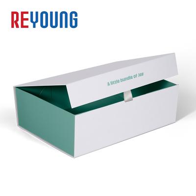 China Handmade Magnetic Clothes Gift Boxes Flat Folding Shoe Apparel Packaging Rigid Fold Magnet Box for sale