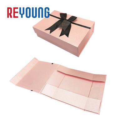 China Handmade Custom Magnets Paper Folding Magnetic Box Magnet Gift Box With Ribbon for sale