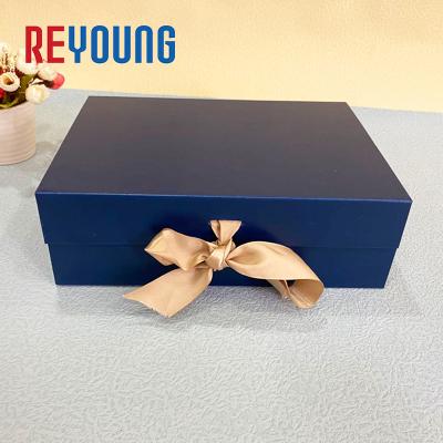 China Handmade Luxury Flip Lid Magnet Cardboard Folding Gift Box With Magnetic Closure for sale