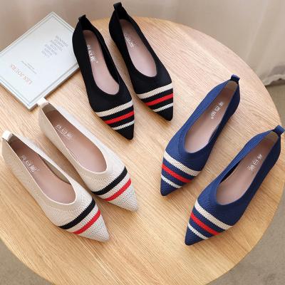 China 2022 New Design Femininity Simple Comfortable Soft Lightweight Flats Ladies Shoes Shallow Mouth Weaving Business Pointed Toe Flats For Women for sale