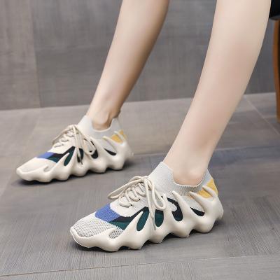 China Cushioning New Factory Trainers Ladies Sneakers Soft Flight Flats Weaving Running Sports Shoes For Women Slow Down Walking Casual Shoes for sale