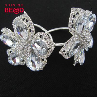 China Viable Silver Napkin Ring Diamond Crystal Beads Elegant Wedding Party Rhinestone Bling Napkin Rings for sale