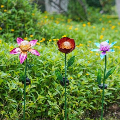 China Ornamentos al aire libre accionados solares del jardín del LED de la prenda impermeable solar multicolora del ornamento en venta