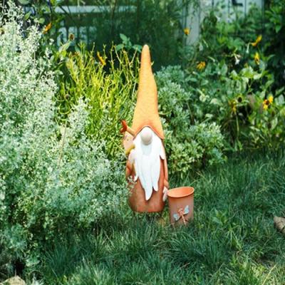 Cina Il giardino del metallo orna il giardino di Gnome di Brights della primavera statuario con la piantatrice in vendita