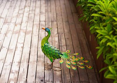 China Green Metal Peacock Lawn Ornament Modern Animal Garden Decoration for sale