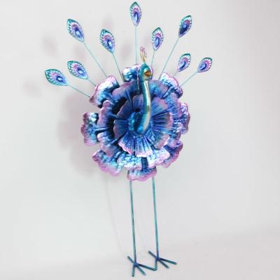 China Glossy Colorful Peacock Metal Medium Size Animal Garden Ornament Artistic Design Theme Nature for sale