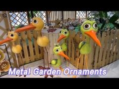 Iron Metal Garden Ornaments Bird Shape Handmade Big Sunproof Yellow / Green