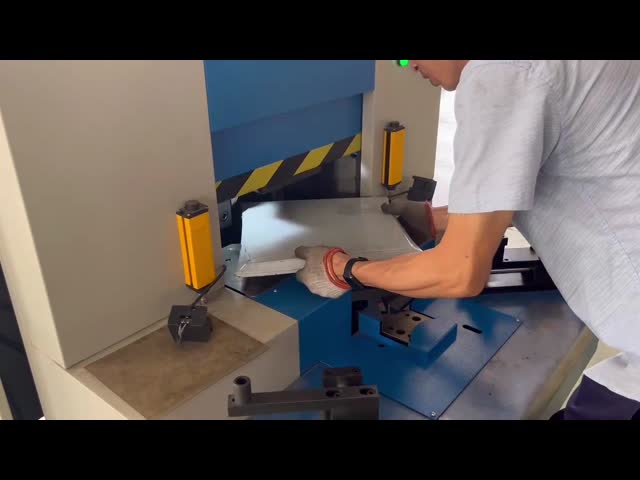 Stainless Steel box cover Corner making Machine for Poland customer