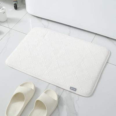 China Microfiber Polyester Water Slip Bath Mat Sustainable Absorbent Quilted Set Bathroom Product Bath Covers Anti Slip for sale