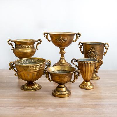 China Europe JAYWOOD Retro Gold Tumbler Vase Metal Iron Table Flowerspot Flower Arrangement for Home Wedding Interior Decor for sale