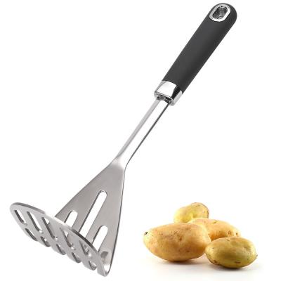 China Sustainable Fruit Vegetable Tool Long Handle Large Stainless Steel Potato Mud Crusher Potato Puree Garlic Press for sale