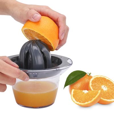 China Viable Plastic Citrus Juicer Lemon Fruit Squeezer Manual Orange Juice Squeezer With Strainer And Container for sale