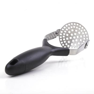 China Sustainable Household Kitchen Tools Potato Mash Press Stainless Steel Sweet Potato Crusher Potato Masher With Plastic Handle for sale