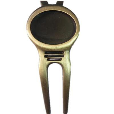 China Golf Pin Lock Factory Directly Sell Golf Digging Repair Tool Launching Fork With Ball Custom Brand for sale