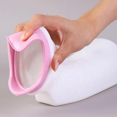 China Modern female soft mouth urinals 1000ml ladies push in urinals older patients urinal thickening night pot adult urine bag for sale