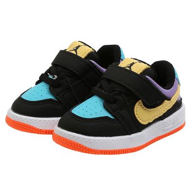 China Breathable New Autumn Teen Shoes Soft Sole Shoes Children Sports Shoes for sale