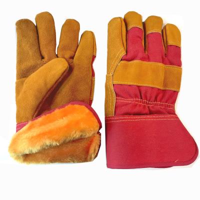 China Warm High Quality AB Standard 10.5 Inch Cowhide Gold Leather Combination Coating Fur Rubberized Cuff Insulated Leather Glove for sale