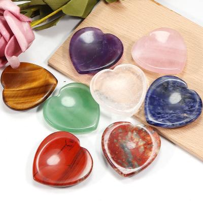 China Natural Rose Quartz Amethyst Heart Shape Worry Stone 40mm Thumb Religious Crystal Gem Stone Worry Heart Healing Chakra Massage for sale