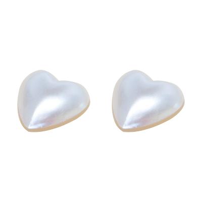 China Mabe pearl high quality modern style heart shape flat white freshwater pearl for sale for sale