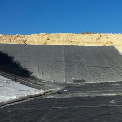 China Reinforced Polyethylene Pond Liner , Anti - UV Hdpe Geomembrane Sheet for sale