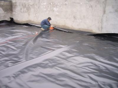 China Hoja del HDPE/rollo de impermeabilización del trazador de líneas de la charca de Geomembrane para el proyecto del vertido en venta