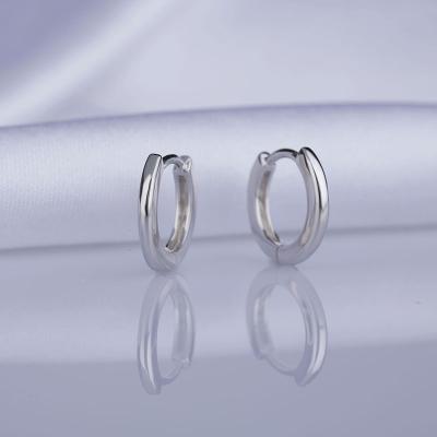 China CLASSIC Small Silver Round Circle Women's Huggies Earrings Silver Hoop Earrings for sale