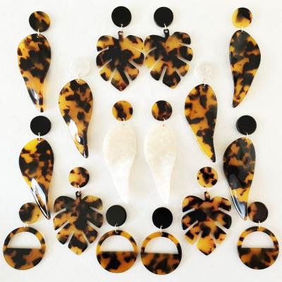 China Tonga 2020 New Arrivals Teardrop Earrings Shape Colorful Acrylic Tortoiseshell Earrings For Girls for sale