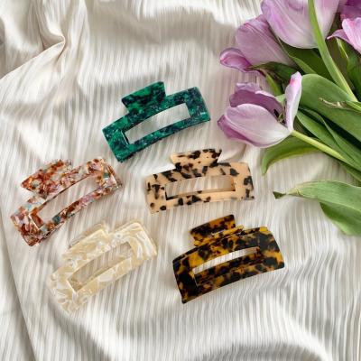 China Fahionable Large Leopard Hair Claw Clip Korean Flexible Acetate Women Hair Claw Clip For Thick Hair for sale