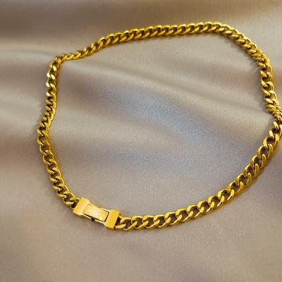 China New FASHIONABLE Sweater Chain Hip Hop Ladies Stainless Steel Short Cuban Necklace for sale