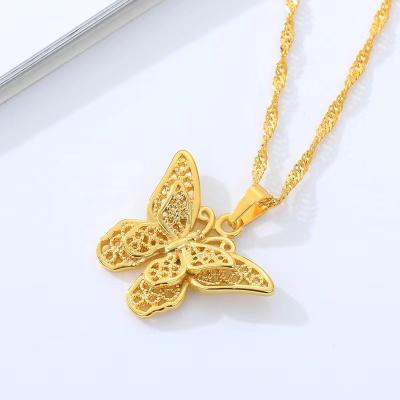 China 2021 FASHIONABLE Gold Silver Butterfly High Quality Chain Necklace Chunky Necklace Jewelry Water Wave for sale