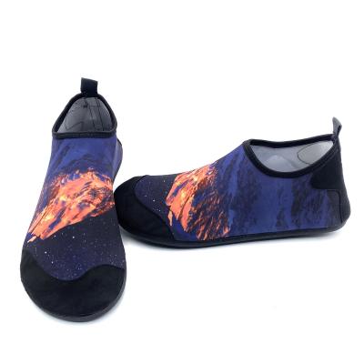 China Fashion trend aqua custom made high quality yoga diving shoes with straps breathable water shoe for sale