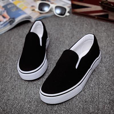 China Fashion Trend Low Moq Slip On Black Empty White Sneakers Men Breathable Canvas Shoes for sale