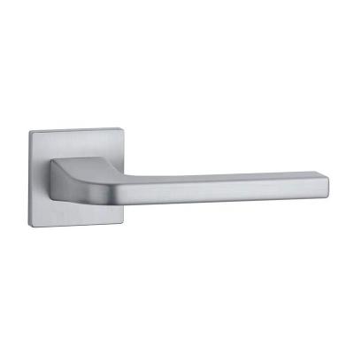 China Modern Matt Satin Chrome Furniture Hardware Flat Door Lever Handle With Cylinder Rosette for sale