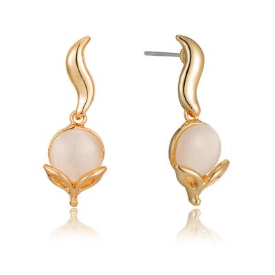 China Fashionable Hongji Jewelry Irregular Shape Zine Alloy Custom Luxury Western Stud Earrings For Young Women for sale